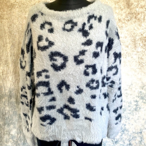 Jackets & Blazers - Cozy Leopard Print Sweater